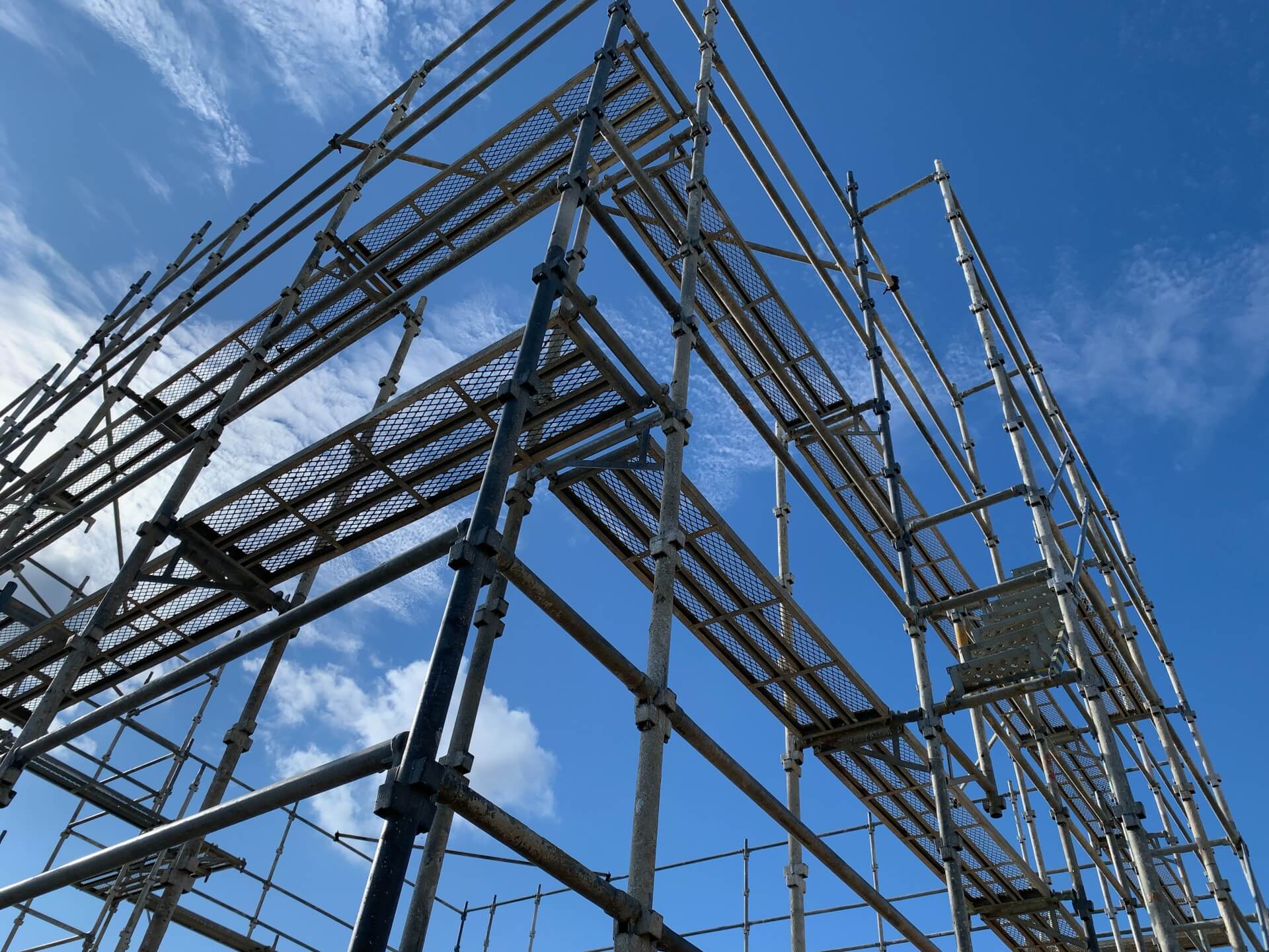 新築商業施設 建築足場